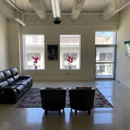 Luxury Spacious Downtown Loft